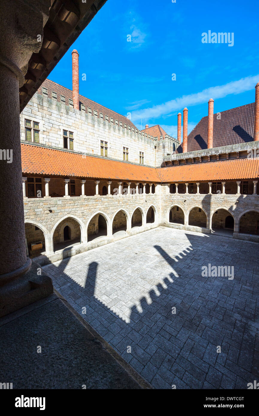 Palazzo dei Duchi di Braganza, Guimaraes, Minho, Portogallo, Patrimonio Mondiale dell Unesco Foto Stock