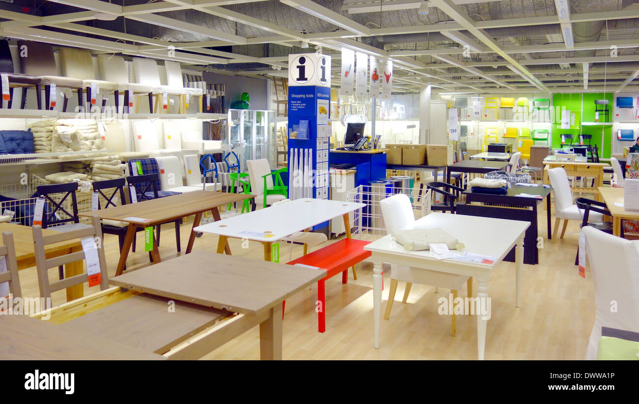 I tavoli e le sedie in un negozio Ikea io a Toronto in Canada Foto Stock