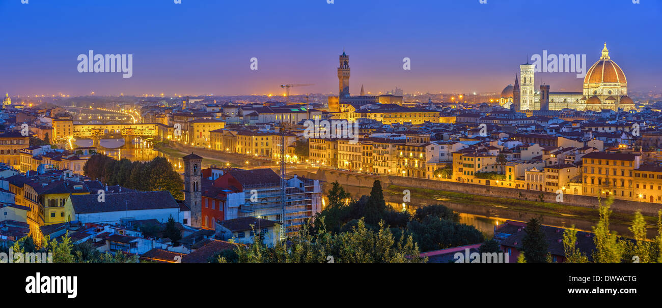 Vista su Firenze di notte Foto Stock