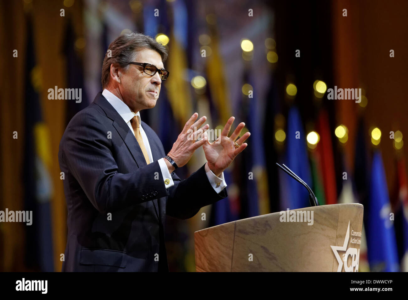 Texas Governor Rick Perry fa un discorso al 2014 conferenza CPAC in porto nazionale, Maryland il 7 marzo 2014. Foto Stock