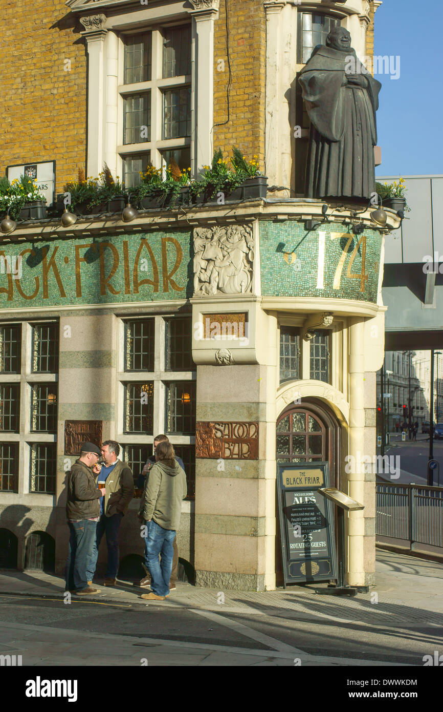 Il Blackfriars pub di Londra. Foto Stock