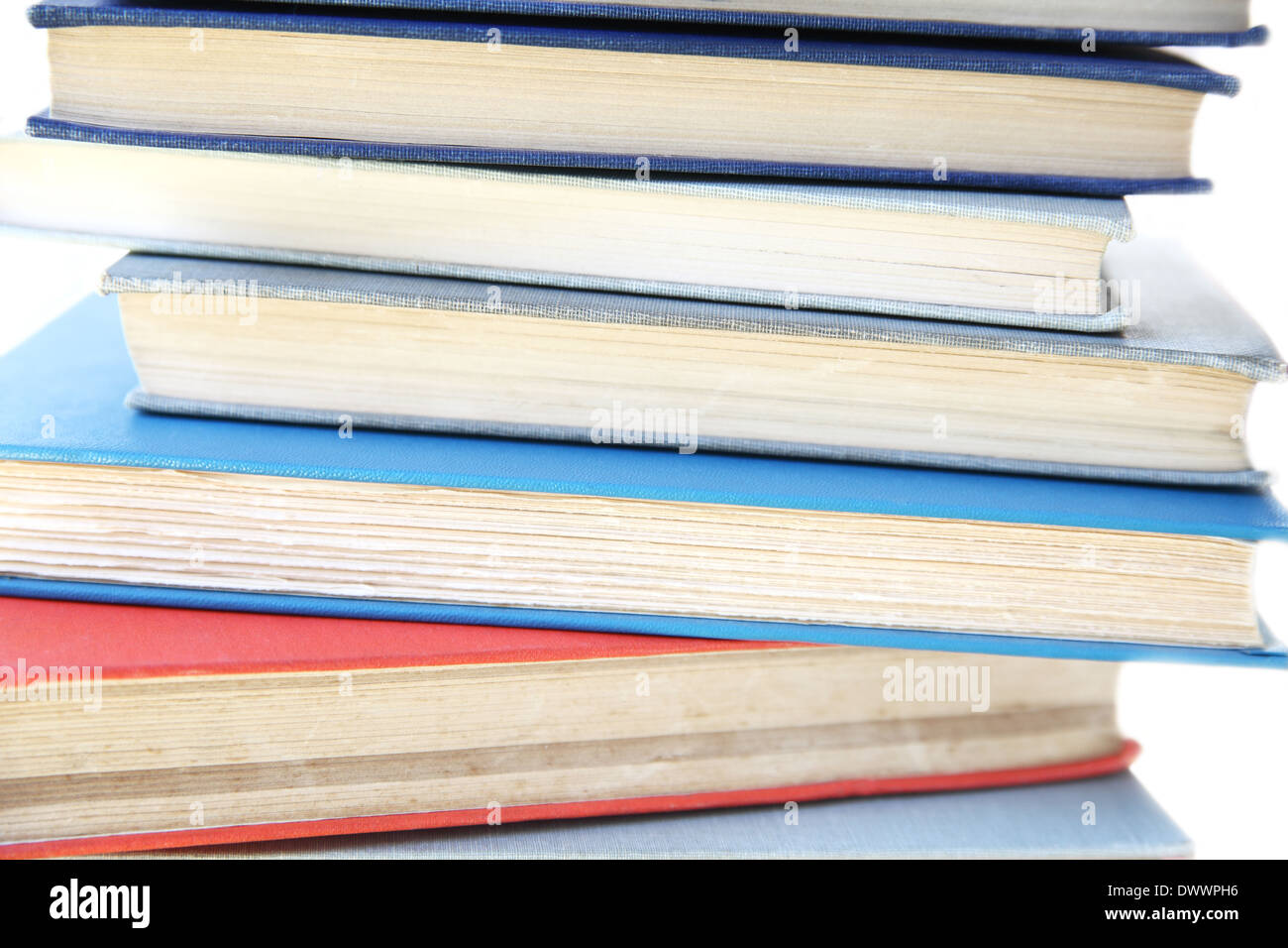 Pila di libri isolato Foto Stock