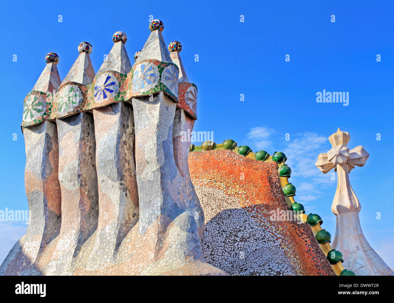 Dettaglio del tetto di Casa Batllo a Barcellona, uno dei capolavori del grande architetto Antoni Gaudi Foto Stock