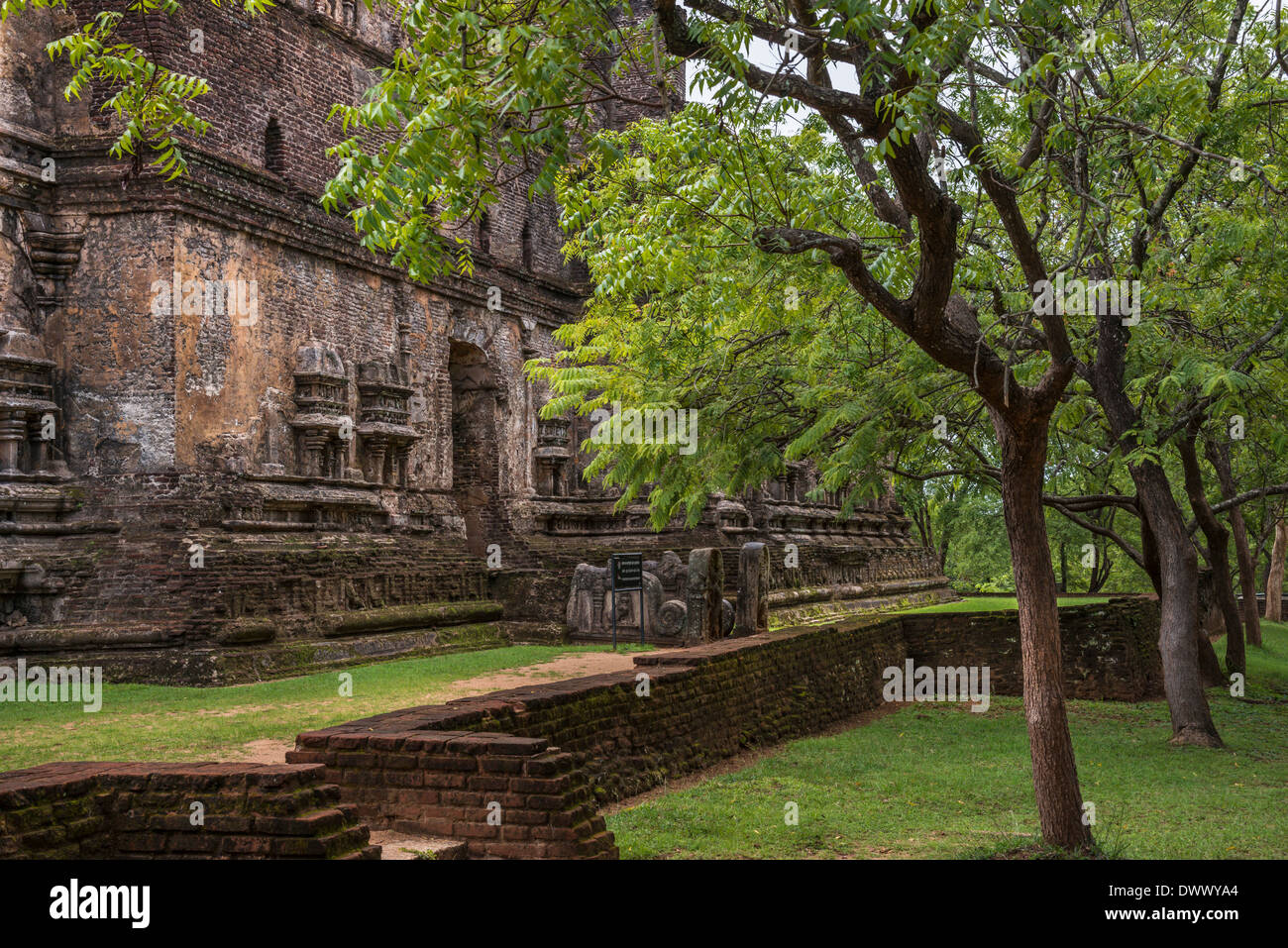 Polonnaruwa antica città Lamkatilaka UNESCO World Heritage Site Sri Lanka Foto Stock