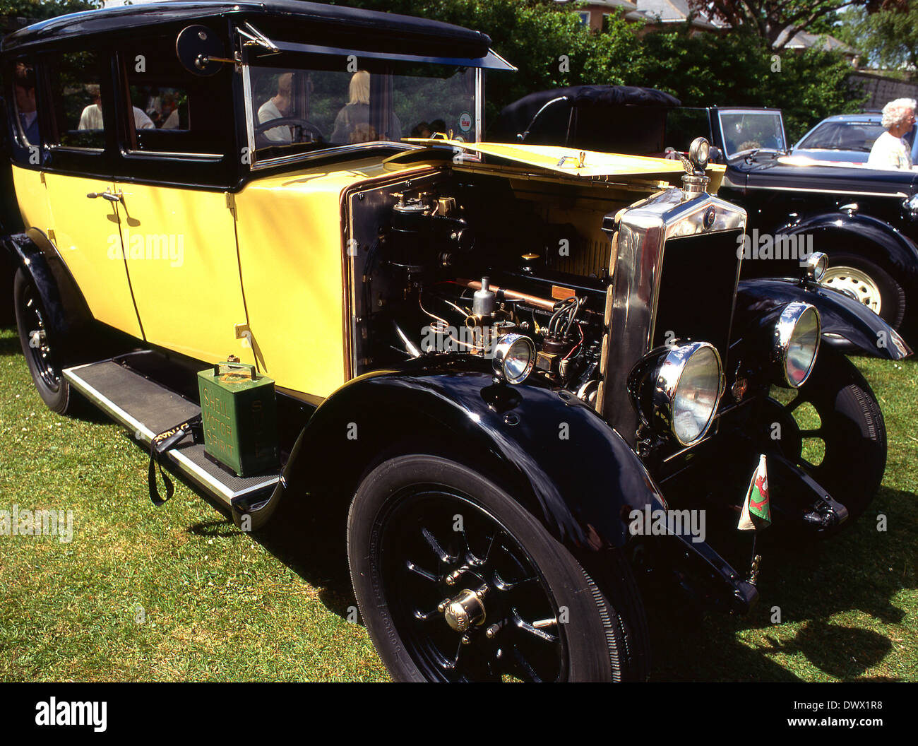 Morris vecchia auto che mostra il motore Foto Stock