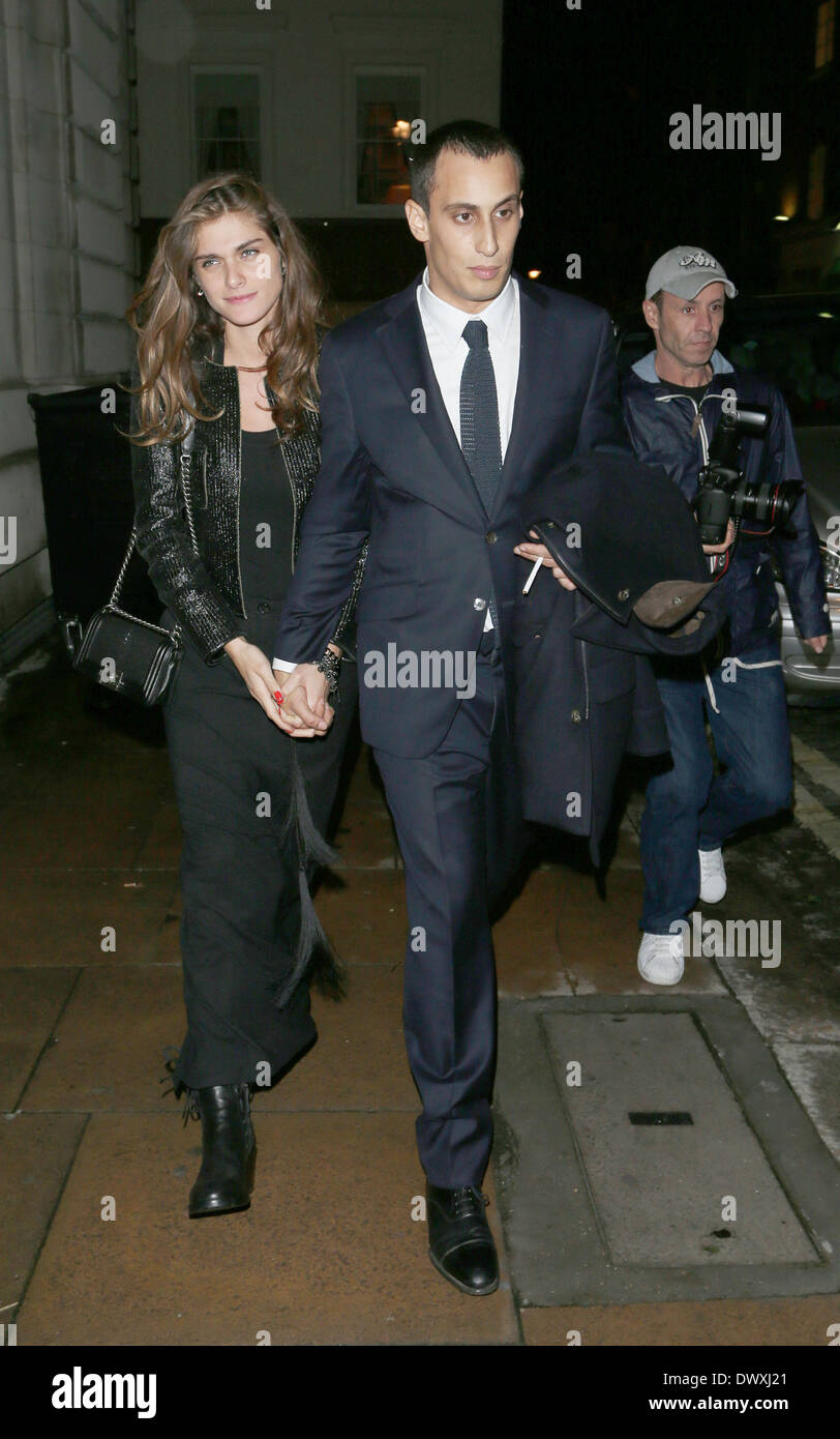 La Principessa Charlotte Casiraghi e Alex Dellal Chanel: La piccola giacca nera la cena - al di fuori di Londra, Inghilterra - 11.10.12 con: Princess Charlotte Casiraghi e Alex Dellal dove: Londra, Regno Unito quando: 11 Ott 2012 Foto Stock