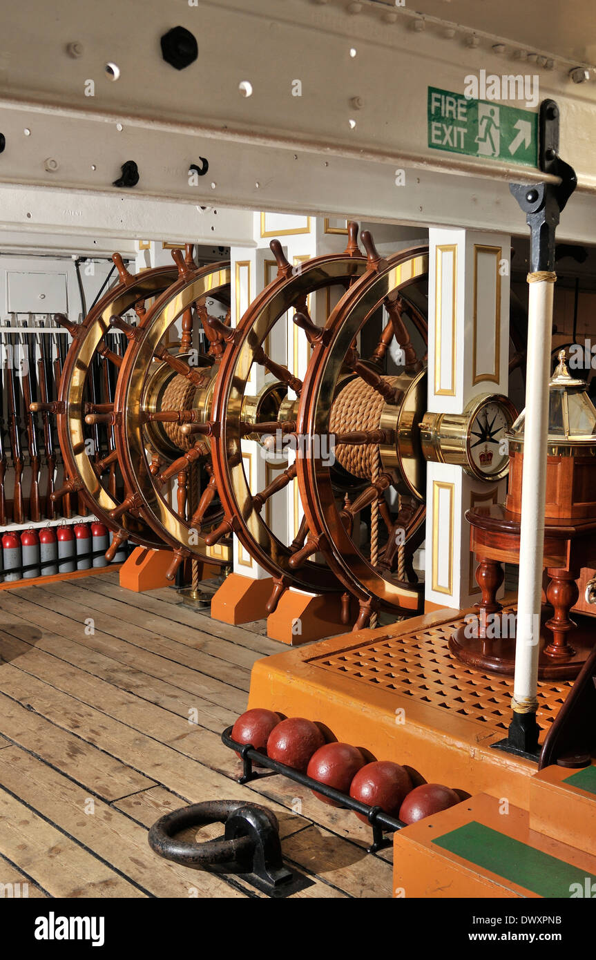 Sotto i ponti della nave da battaglia HMS Warrior Foto Stock