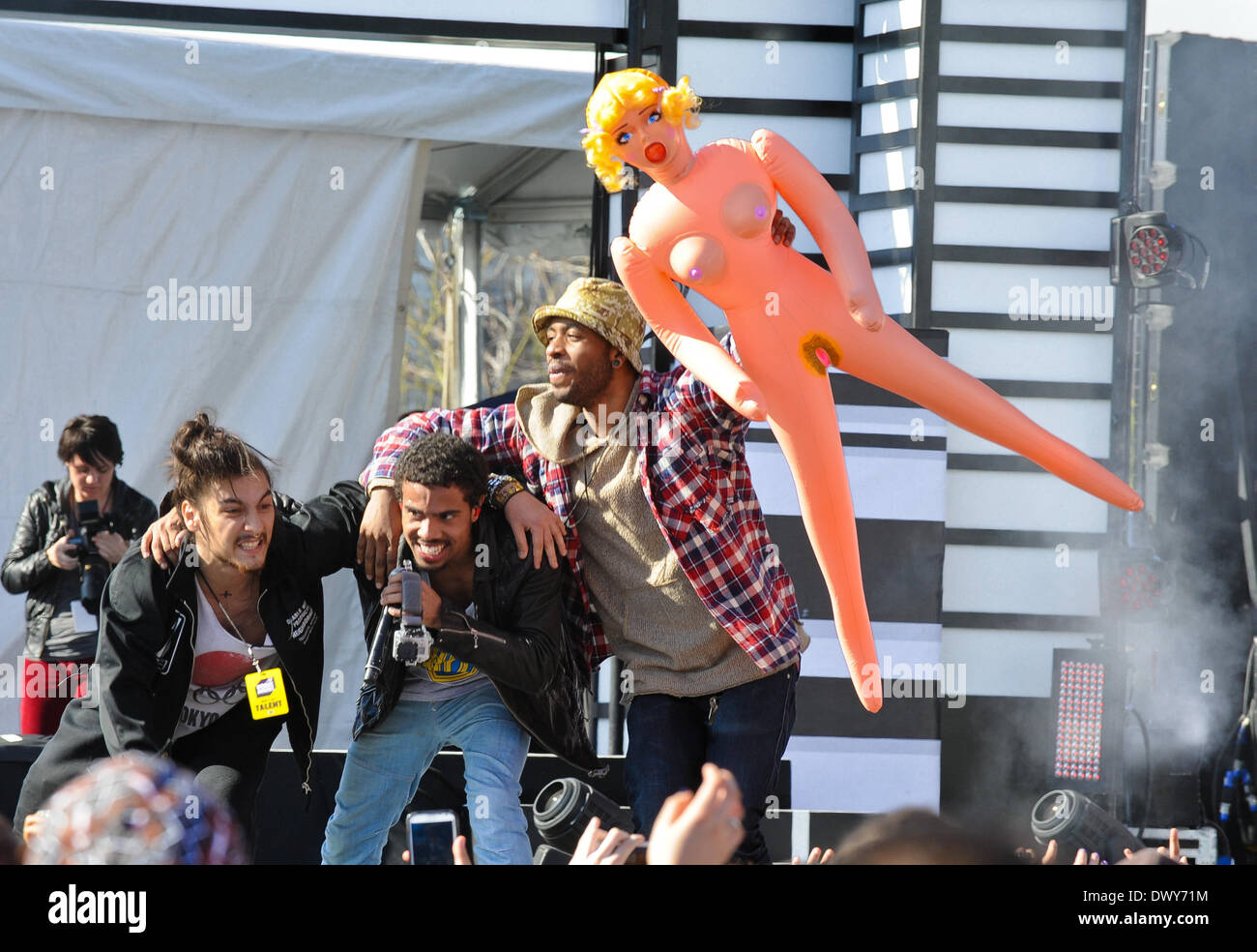 Austin, Texas, Stati Uniti d'America. 13 Mar, 2014. Vic Mensa e gli ospiti di eseguire al mtvU Woodie Awards durante SXSW il 13 marzo 2014 di Austin in Texas - USA. Credito: Manuel Nauta/NurPhoto/ZUMAPRESS.com/Alamy Live News Foto Stock