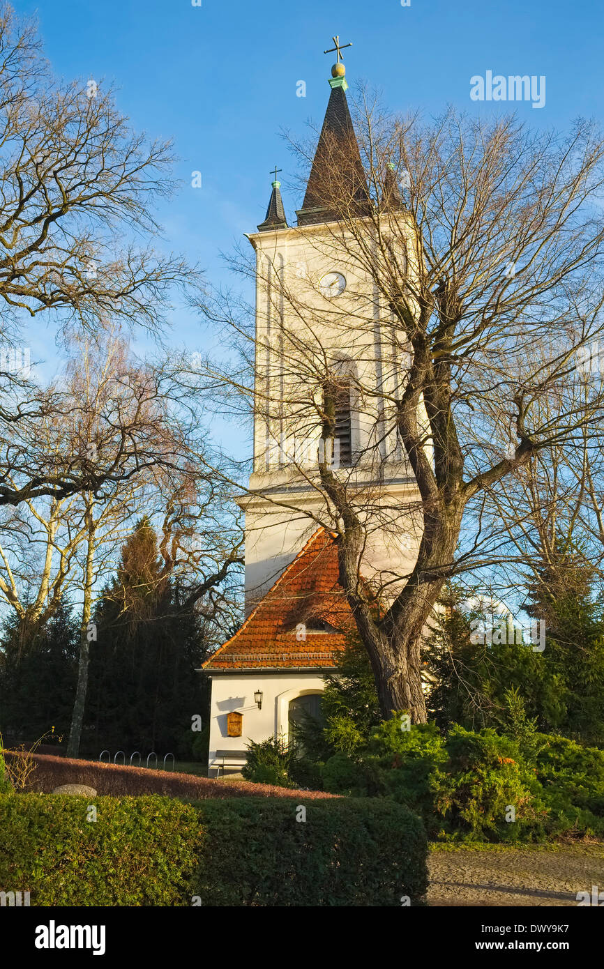 Villaggio Chiesa su Stralau penisola, Berlino, Germania Foto Stock