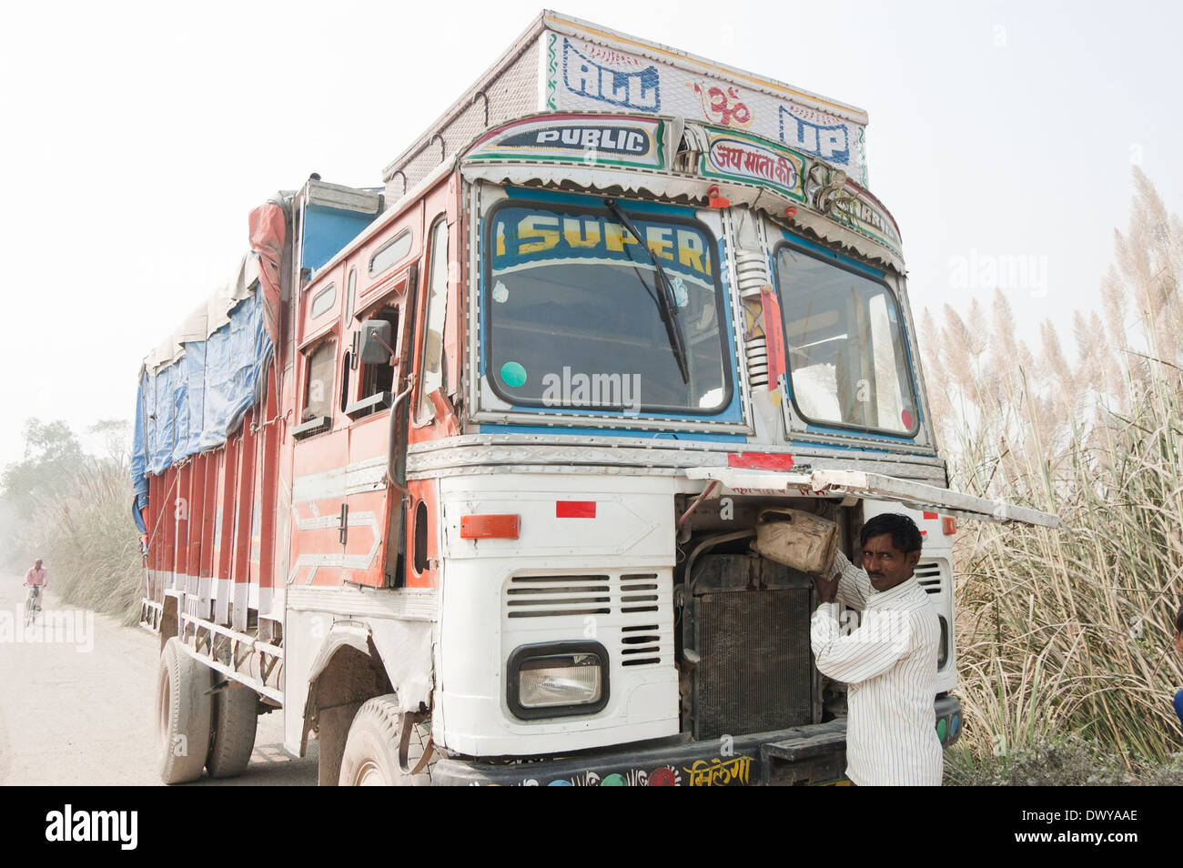 1 rurale indiano uomo Carrello di riparazione Foto Stock