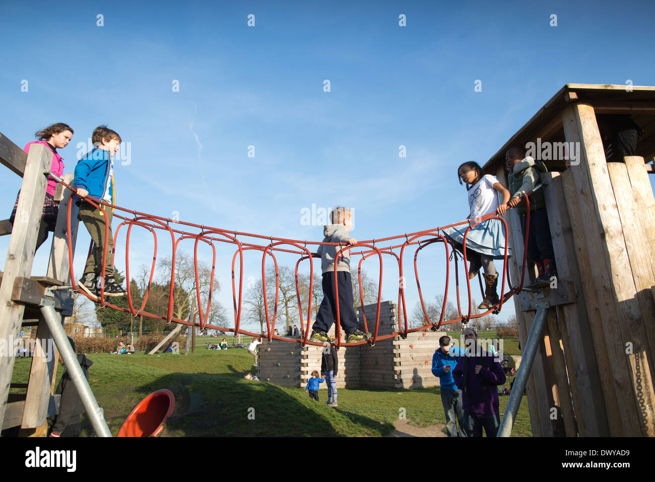 Area giochi per bambini al parco Brockwell, Lambeth, Londra Sud, dopo essere stato restaurato da parchi per programma Persone, England, Regno Unito Foto Stock