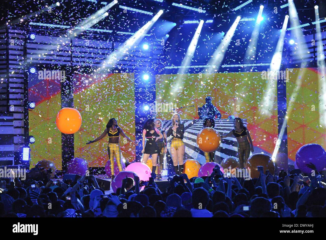 Austin, Texas, Stati Uniti d'America. 13 Mar, 2014. Charli XCX e Iggy Azalea eseguire al mtvU Woodie Awards durante SXSW il 13 marzo 2014 di Austin in Texas - USA. © Manuel Nauta/NurPhoto/ZUMAPRESS.com/Alamy Live News Foto Stock