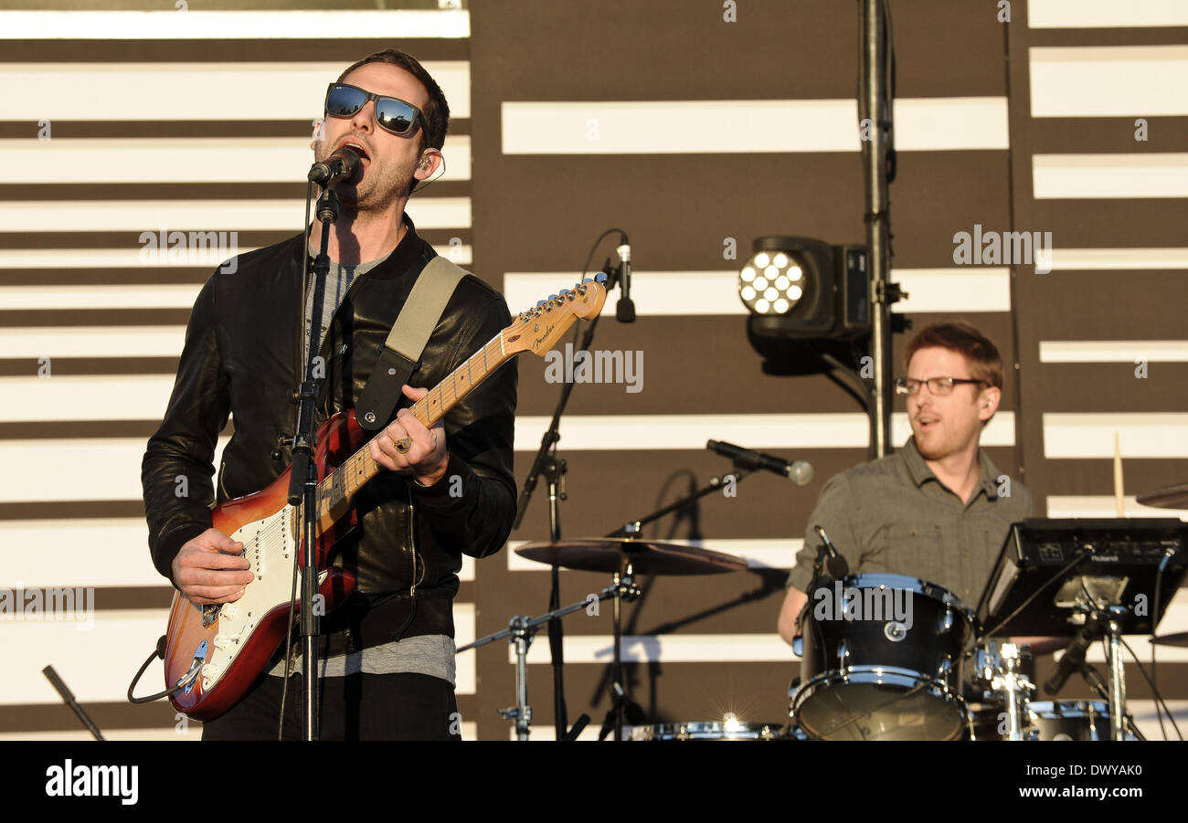 Austin, Texas, Stati Uniti d'America. 13 Mar, 2014. Josh Carter con la banda Phantogram esegue al mtvU Woodie Awards durante SXSW il 13 marzo 2014 di Austin in Texas - USA. © Manuel Nauta/NurPhoto/ZUMAPRESS.com/Alamy Live News Foto Stock