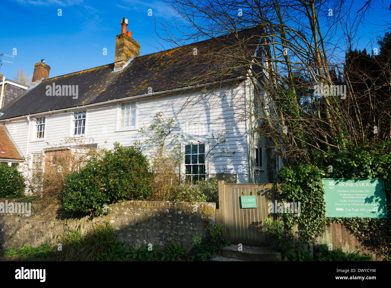 Monk's House, la casa di Leonard e Virginia Woolf 1919-1969 nel villaggio di Rodmell, East Sussex, Regno Unito Foto Stock