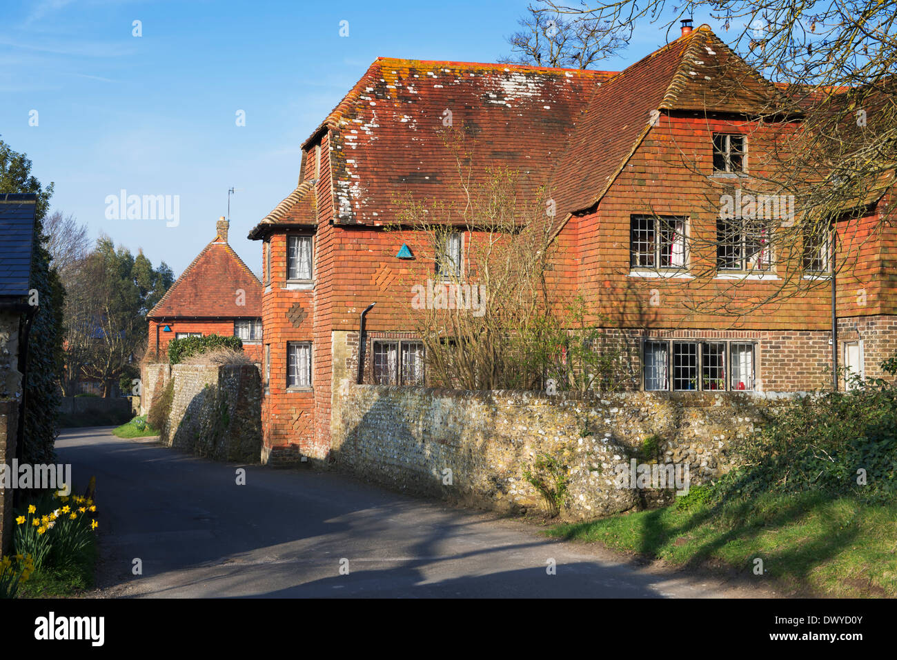 Un rosso agriturismo piastrellato nel villaggio di Rodmell, East Sussex, Regno Unito Foto Stock