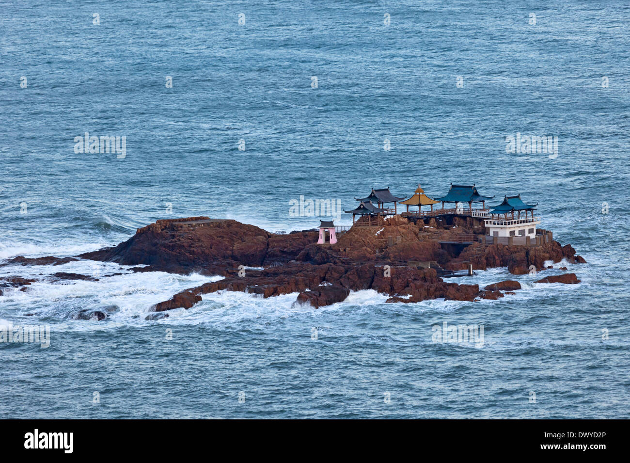 Isola nel mare Foto Stock