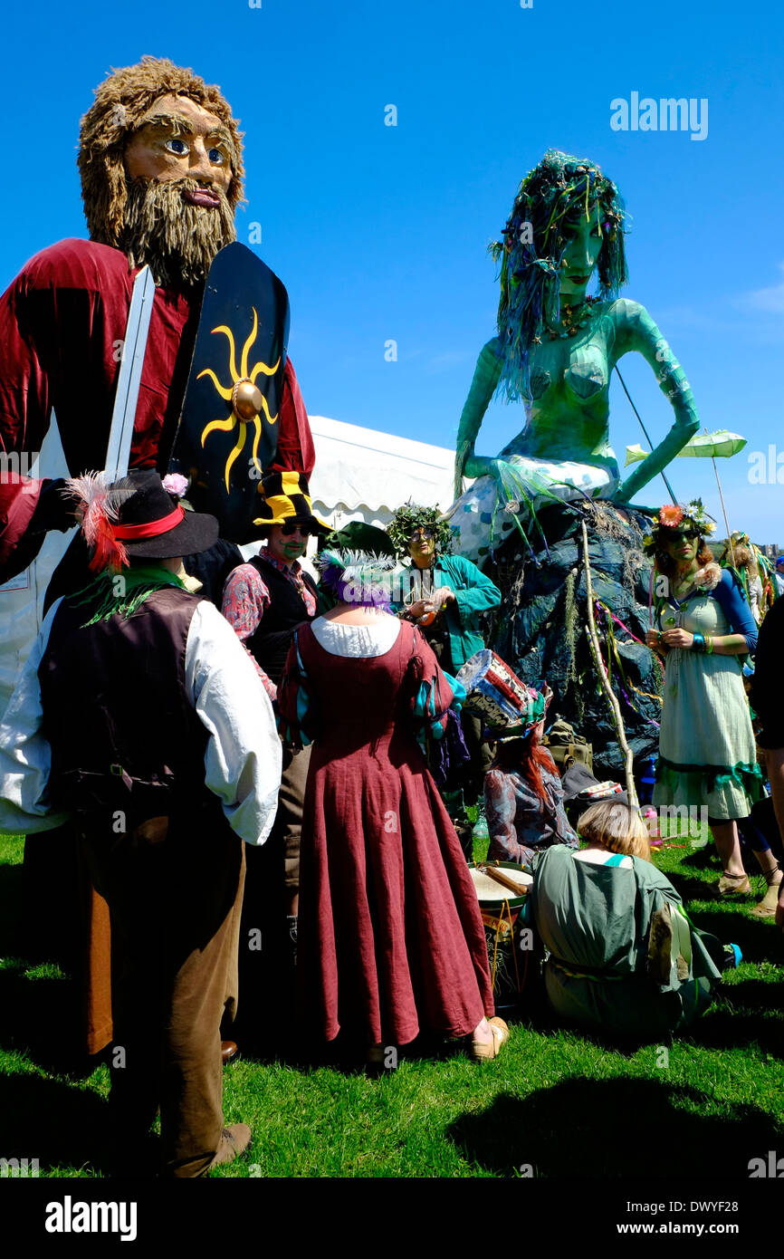 Giganti al Jack tradizionale nel verde Hastings potrebbero parata del giorno, East Sussex, England, Regno Unito, GB Foto Stock