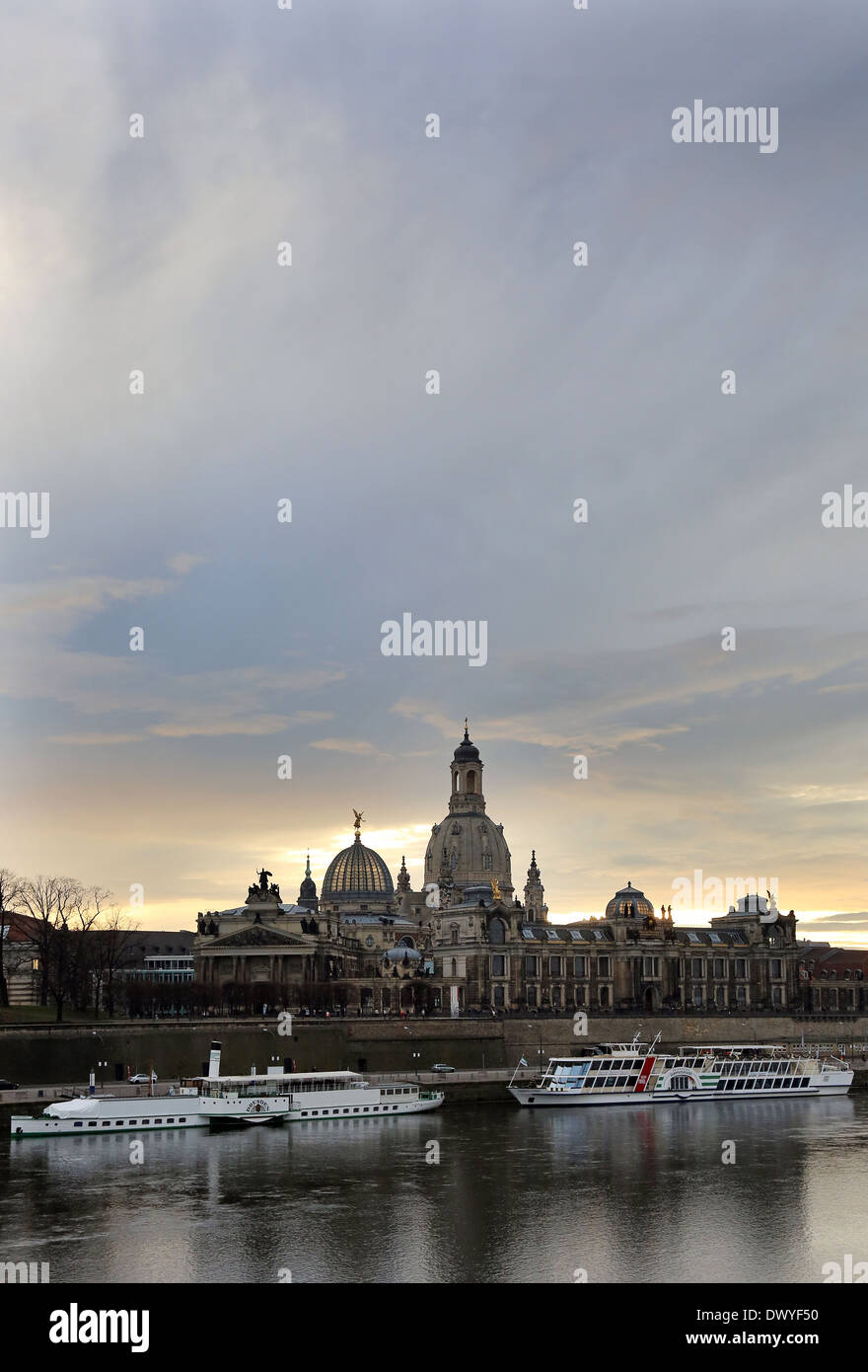 Dresden, Germania, guardando all'accademia delle belle arti, il Frauenkirche e il Sekundogenitur Foto Stock
