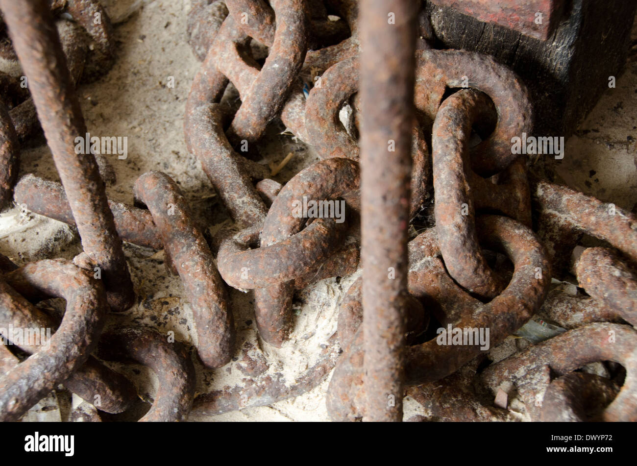 Il mucchio della vecchia catena arrugginita Foto Stock
