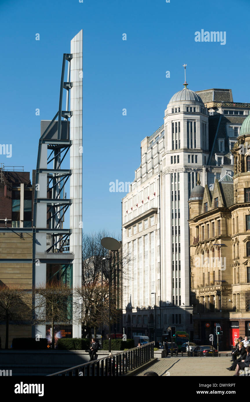 La luce del sole Casa, dalla grande piazza settentrionale, Manchester, Inghilterra, Regno Unito. Il Grade ii Listed, costruito nel 1932 da Giuseppe la luce del sole. Foto Stock