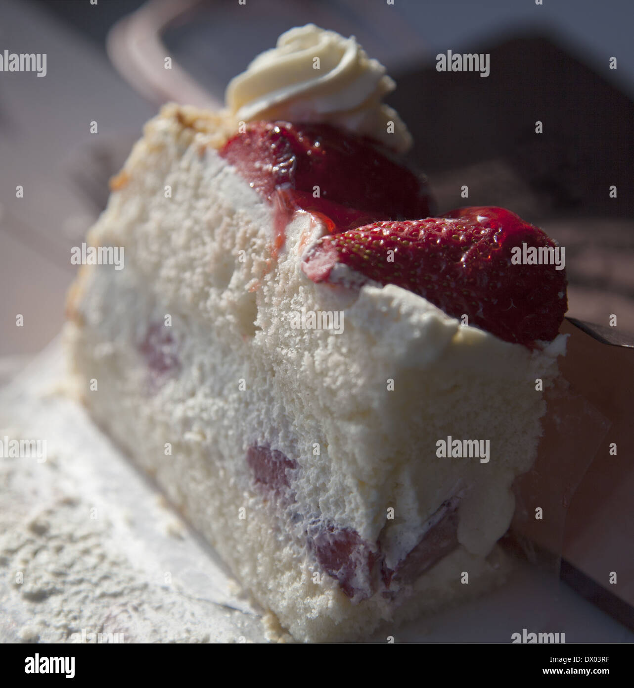 Panna fresca torta di fragole, Foto Stock