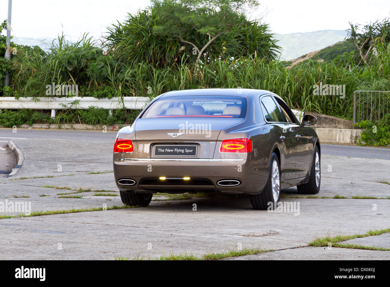 Bentley il nuovo Flying Spur 2013 Modello con colore dorato Foto Stock