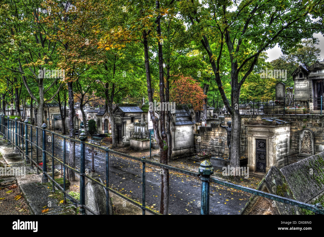 Un cimitero di Parigi. Foto Stock