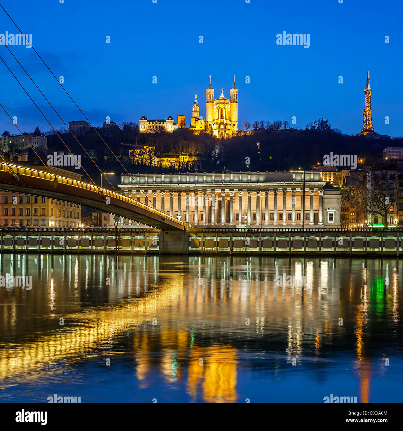Vista del fiume Saone a Lione da notte, Francia Foto Stock