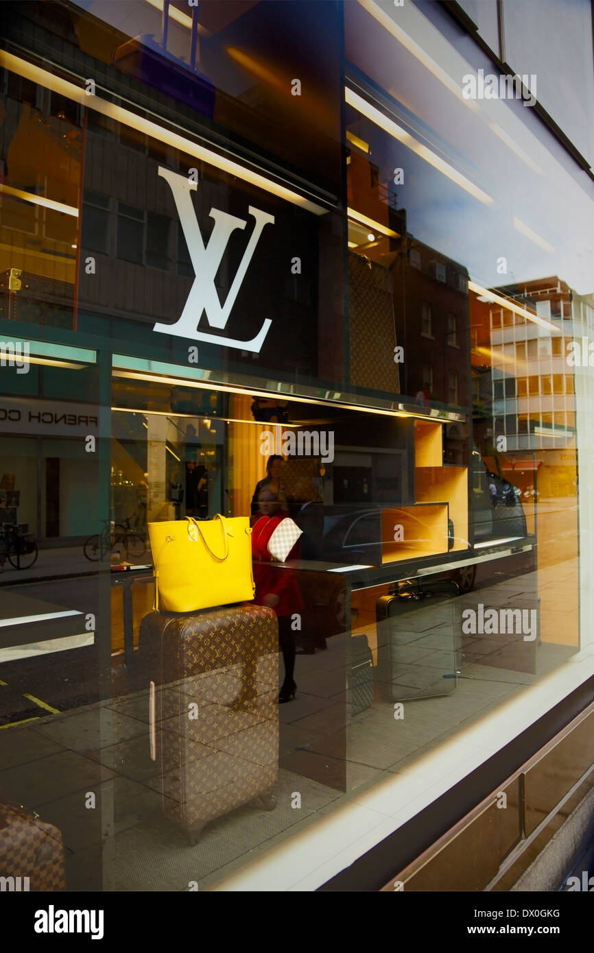 Louis Vuitton vetrina, Oxford Street, Londra, Regno Unito. Foto Stock