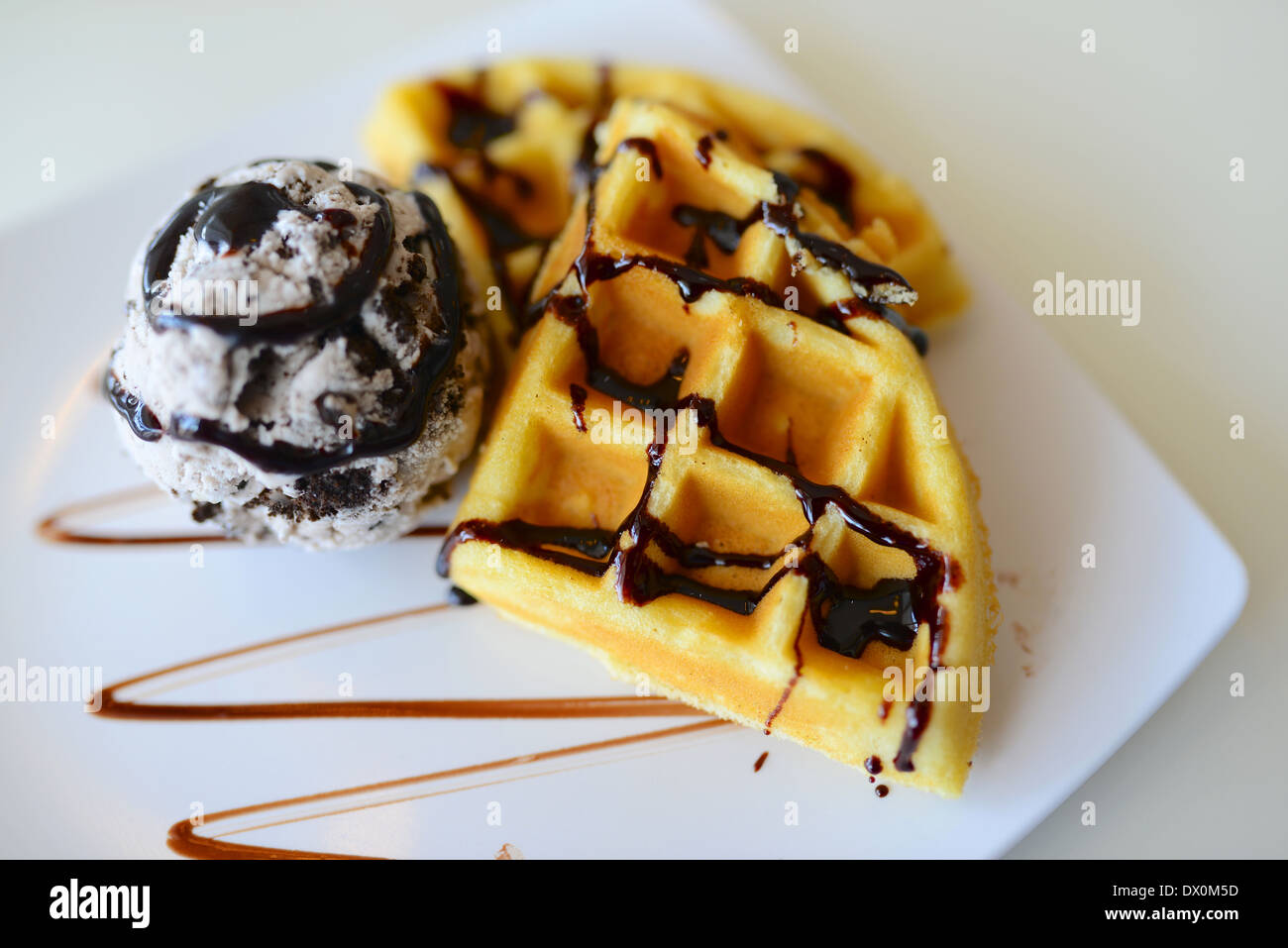 Waffle e gelato Foto Stock