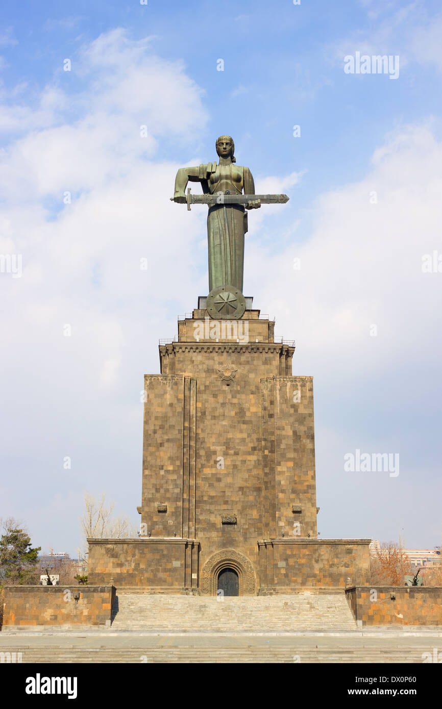 Madre Armenia statua nel Parco della Vittoria , Yerevan, Armenia Foto Stock