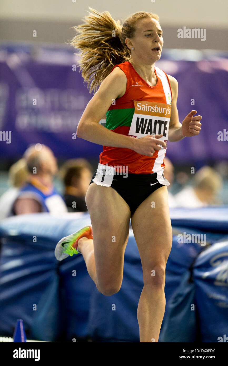 Lennie WAITE 3000m donne inglesi finale di Atletica Leggera Indoor campionati, Sheffield England Regno Unito. Foto Stock