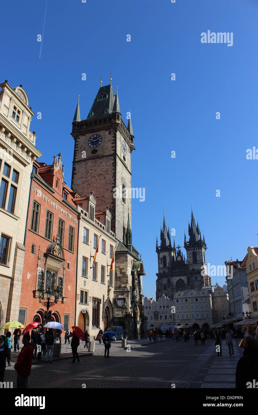 Malè Square e clocktower, Praga. Foto Stock
