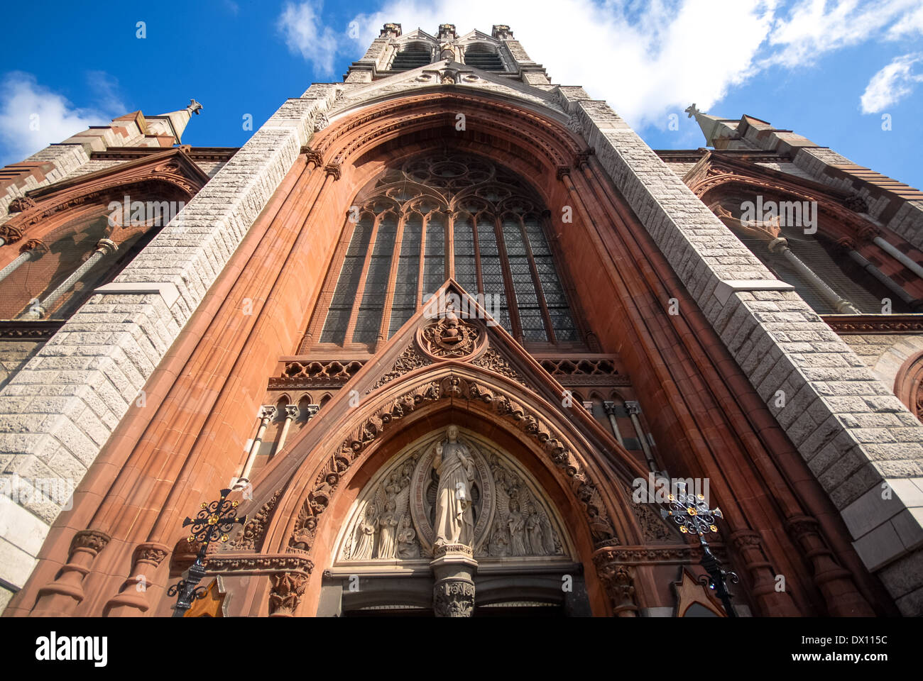 Esterno della chiesa di San Giovanni Evangelista a Dublino, Irlanda Foto Stock