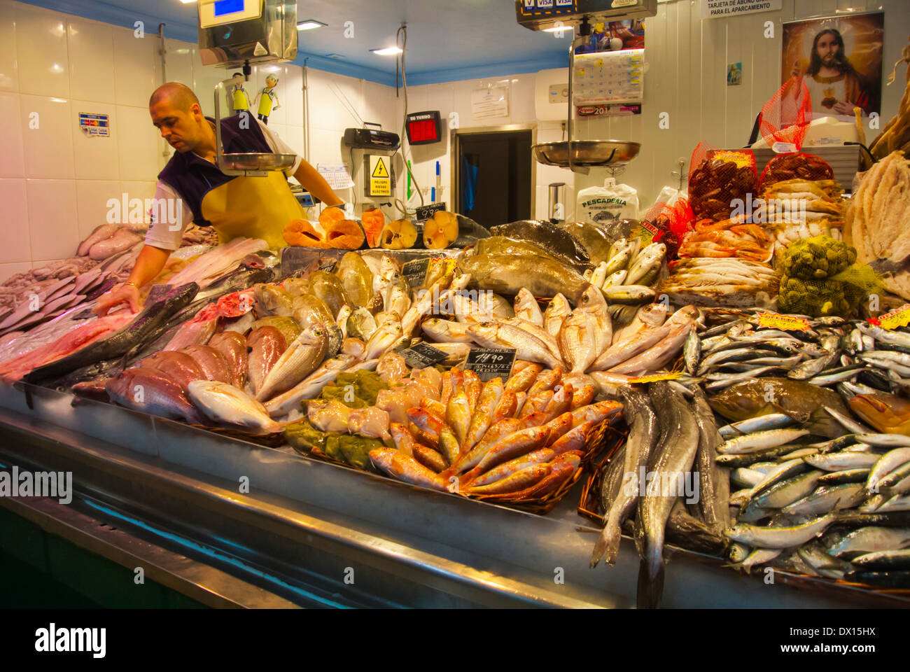 Pressione di stallo di pesce, Mercado Central Market Hall, Las Palmas de  Gran Canaria, Isole Canarie, Spagna, Europa Foto stock - Alamy