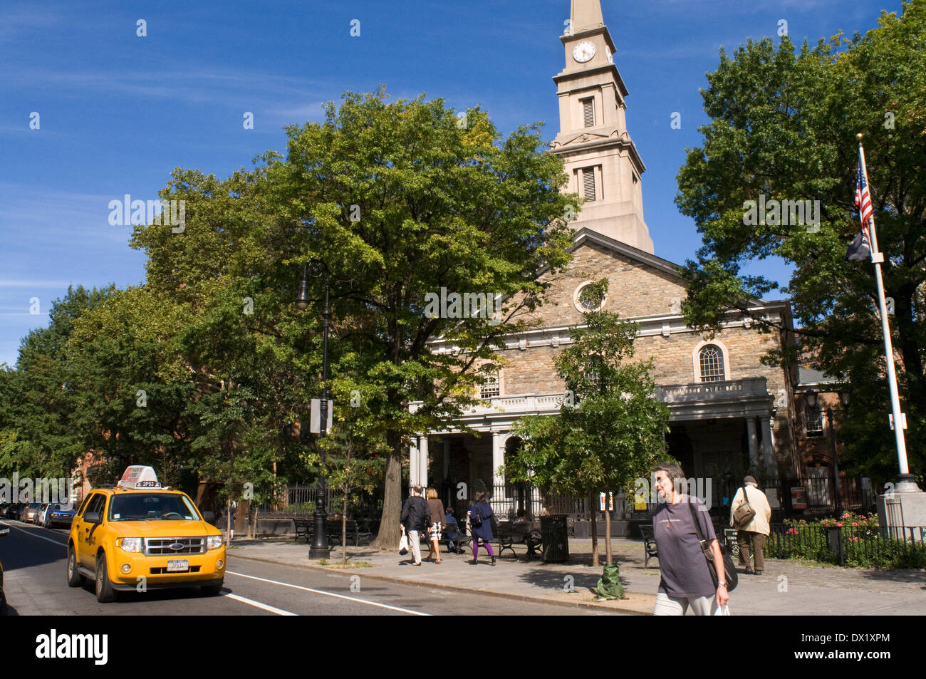 La chiesa di San Marco-nel-Bowery Chiesa nell'East Village. La seconda chiesa più antica di New York sorge sulla terra dove la cappella privata di Pietro Stuy € Vesant, governatore di New Amsterdam nel XVII secolo, è anche sepolto qui era. Negli anni sessanta fu una delle congregazioni compro politicamente più € nascosto e cittadine continua in forefront € evoluzione delle esigenze sociali. Foto Stock