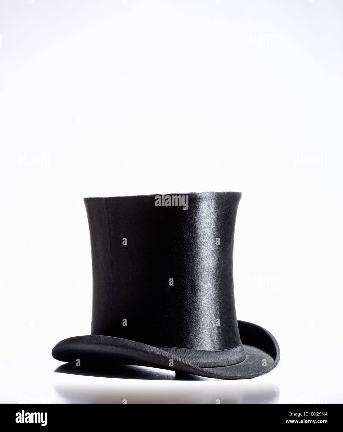 Black Top Hat - Isolato su bianco Foto Stock