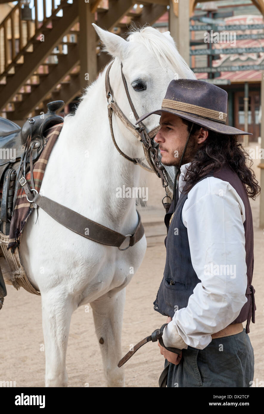 Lo sceriffo e il suo cavallo a Mini Hollywood, Tabernas Provincia di Almeria Andalusia Spagna Foto Stock