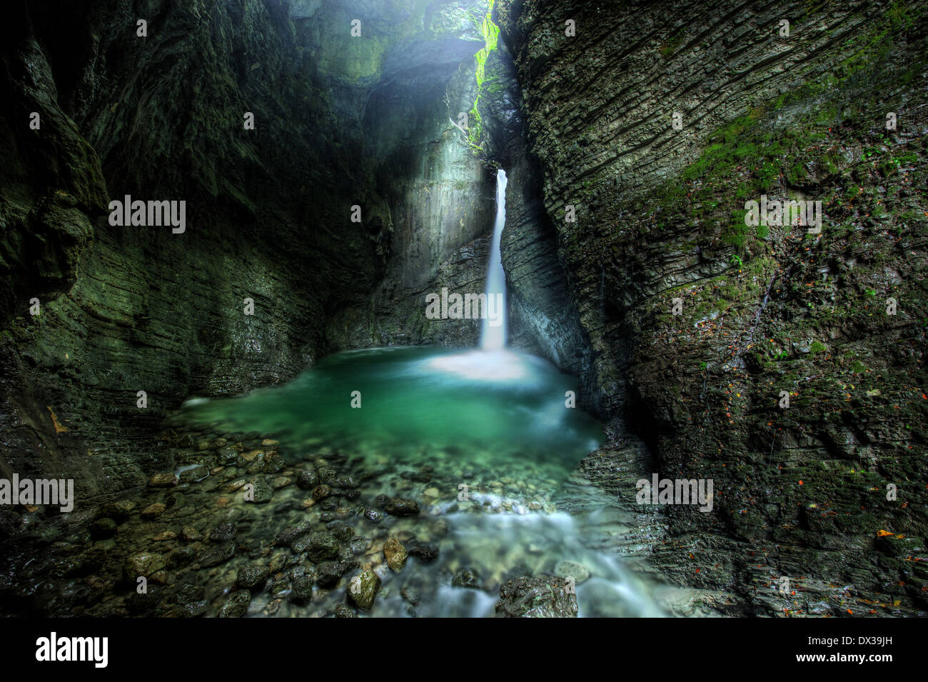 Piccolo waterfal in Soca river valey Slovenia Foto Stock