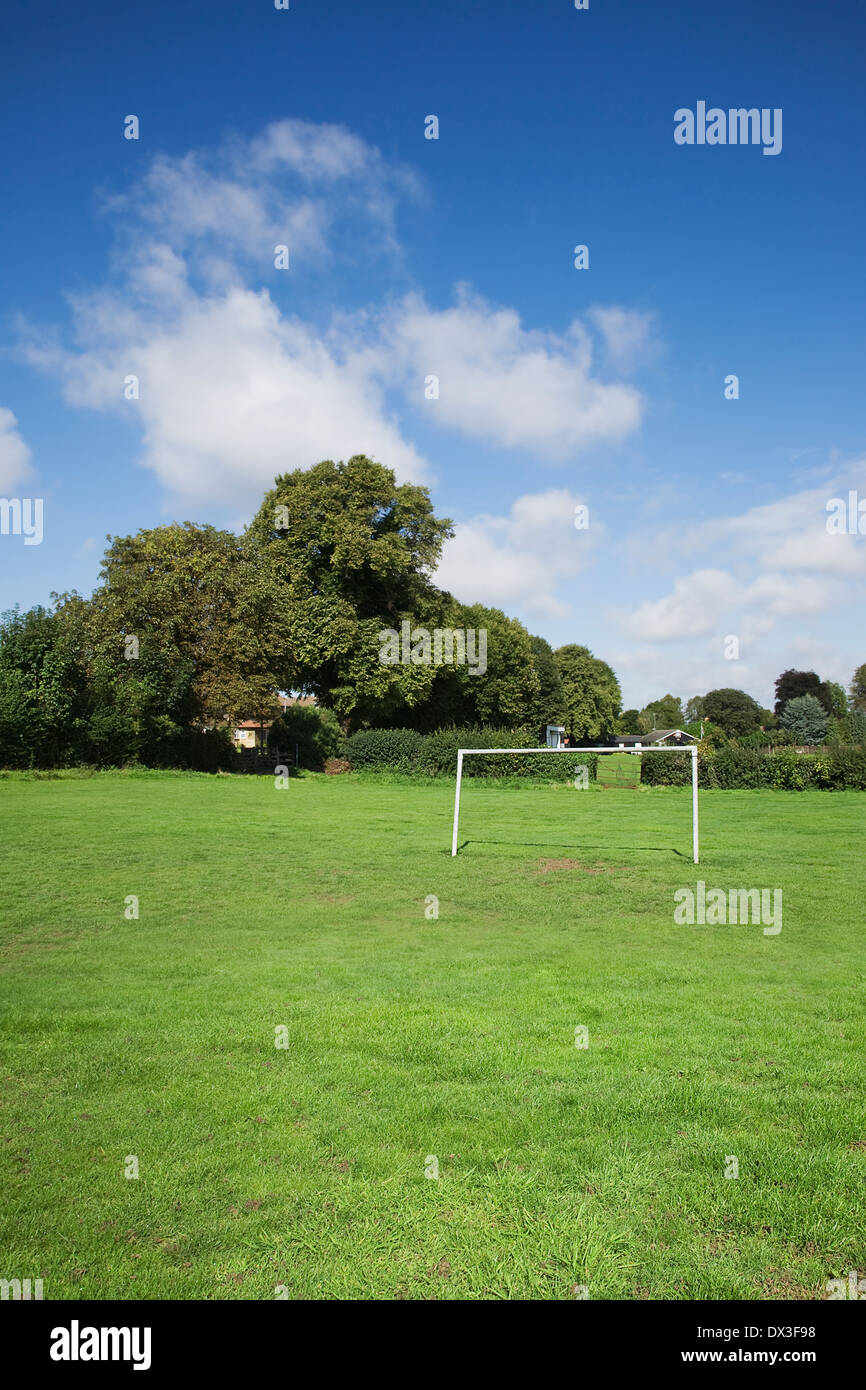 Piccolo obiettivo post in un campo pubblico Foto Stock