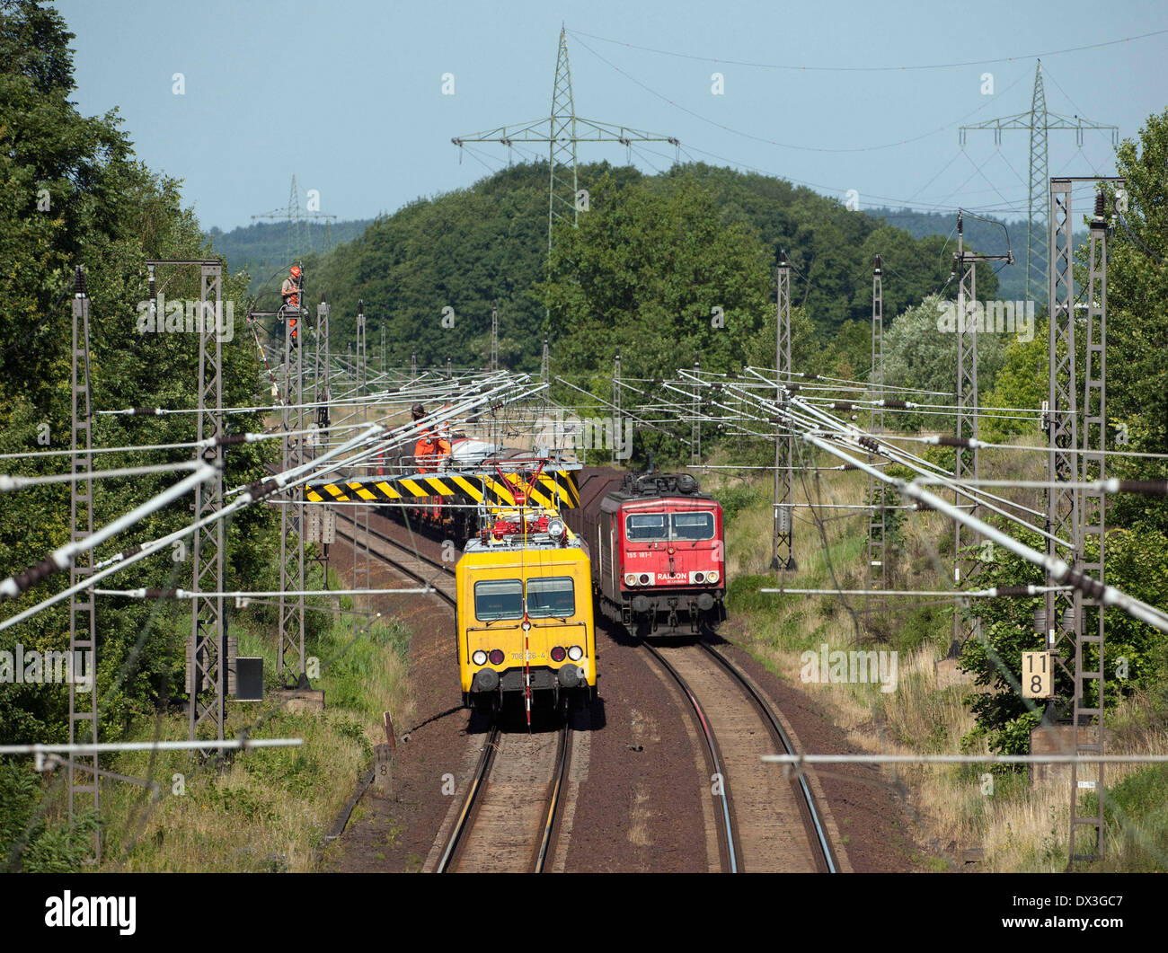 Revisione di catenaria automotrici ferroviarie Foto Stock