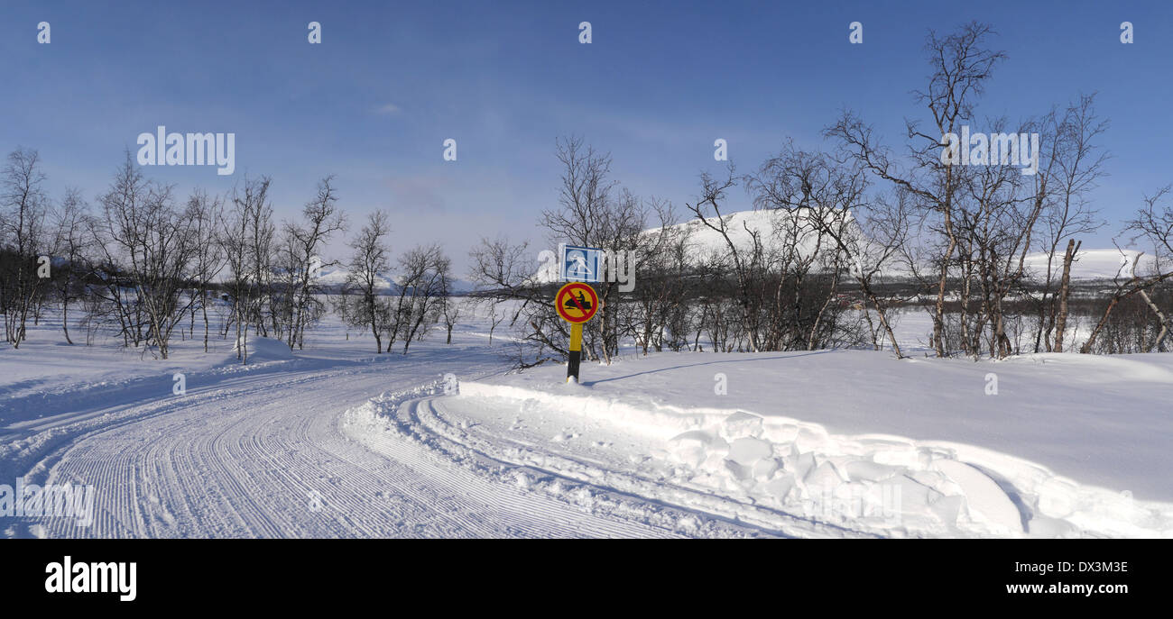 Cross-country ski-via, kilpisjärvi, Enontekiö, Finlandia settentrionale, Finlandia Foto Stock