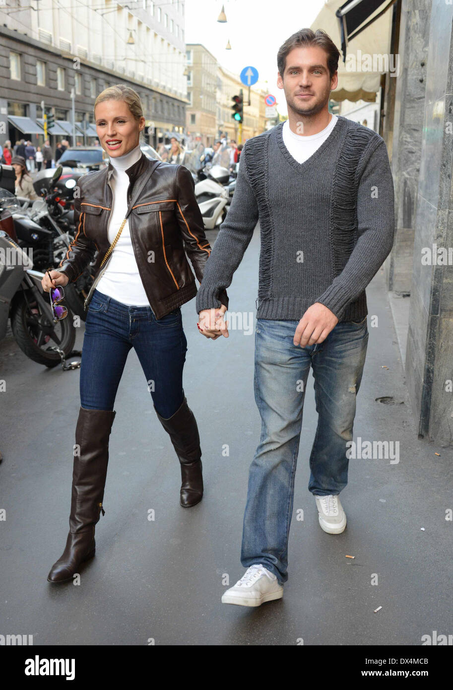 Michelle Hunziker e Tomaso Trussardi negozio di via Monte Napoleone con: Michelle Hunziker e Tomaso Trussardi dove: Mil Foto Stock