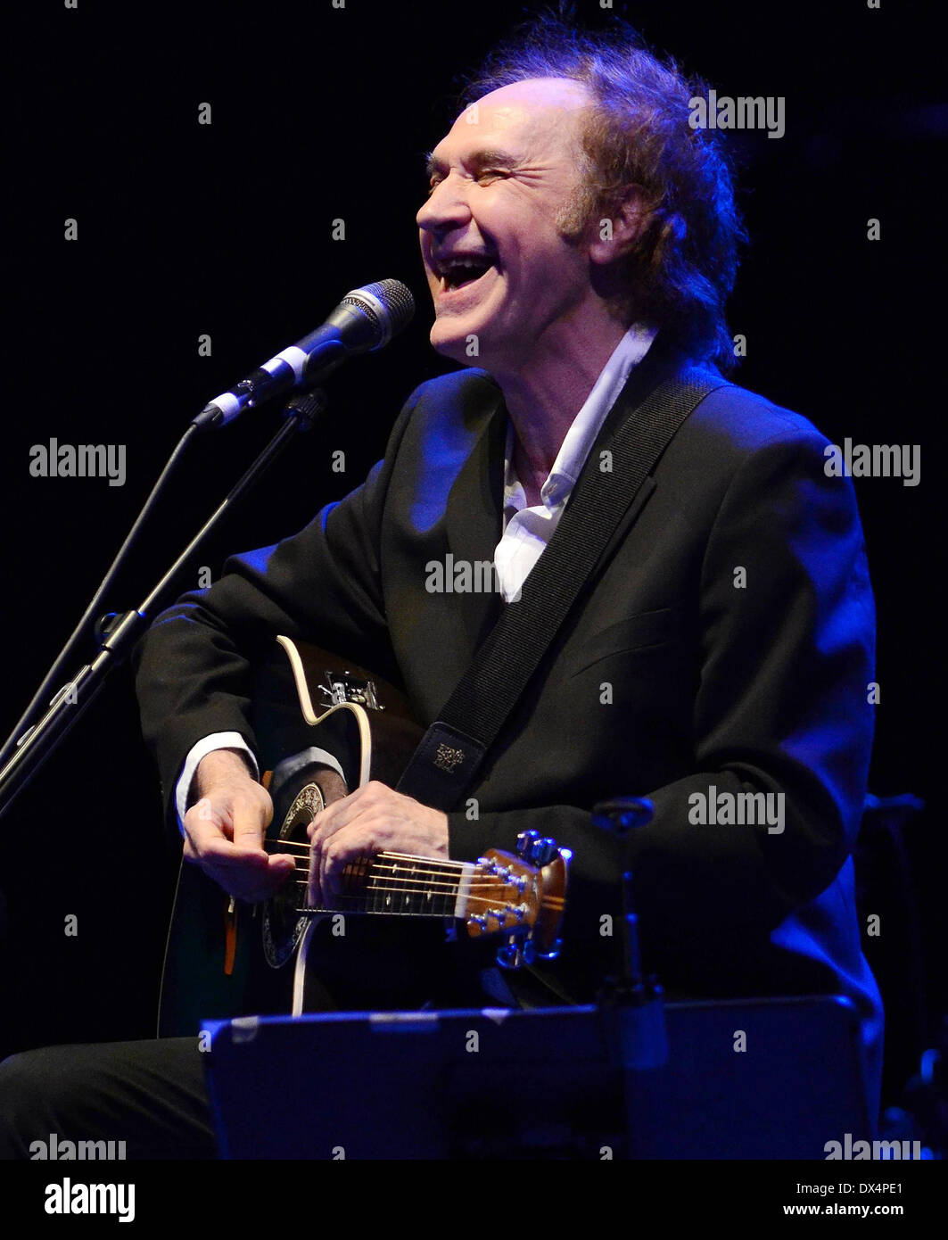 Ray Davies effettuando al O2 dotate di Dublino: Ray Davies dove: Dublino, Irlanda quando: 21 Ott 2012 Foto Stock