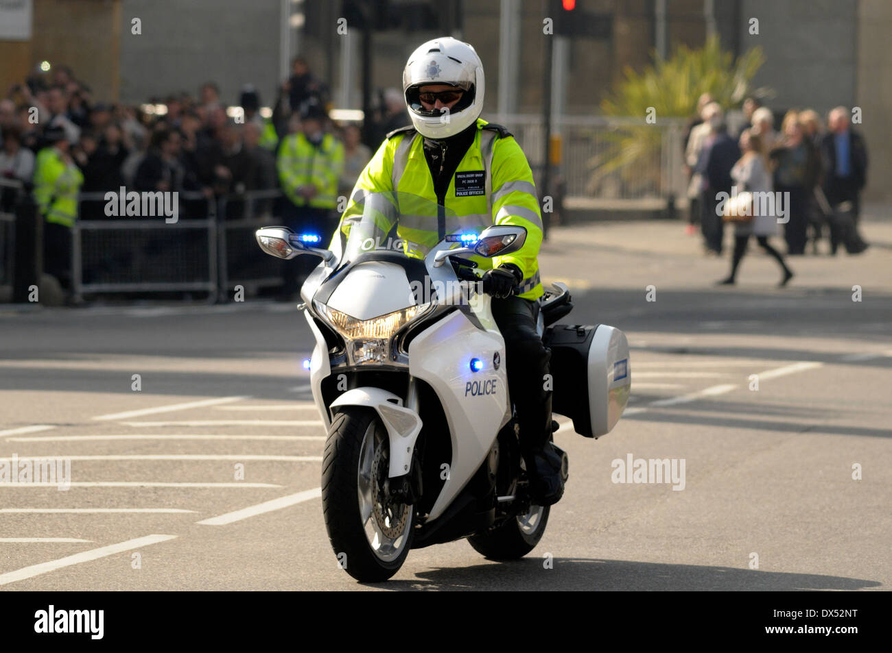 Londra, Inghilterra, Regno Unito. La polizia motociclista della scorta speciale gruppo presso il Royal evento Foto Stock