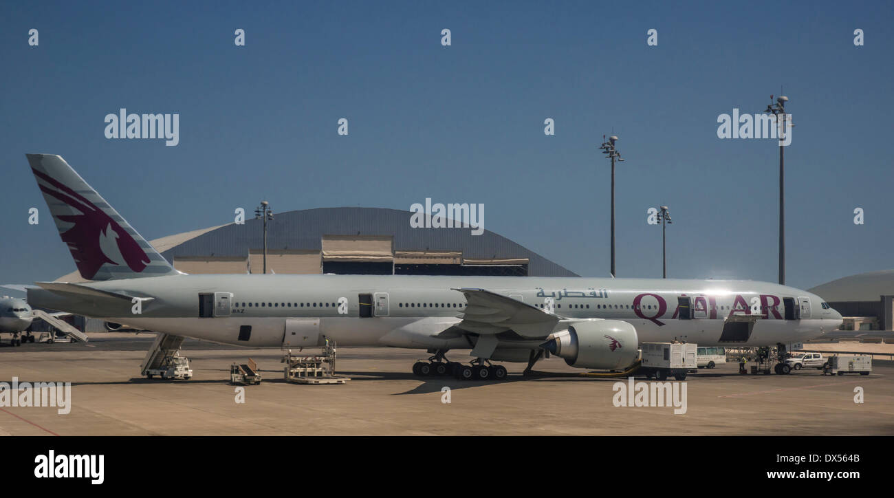 Passeggeri aerei Airbus a Aeroporto internazionale di Doha, Qatar, Emirati Arabi Uniti Foto Stock