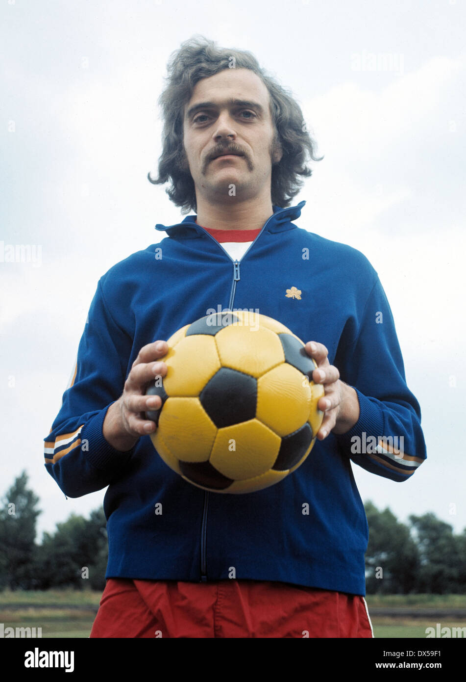 Calcio, 2. Bundesliga Nord, 1974/1975, Rot Weiss Oberhausen, photocall, presentazione pool di giocatori per il nuovo gioco saison, custode Dieter Ferner Foto Stock