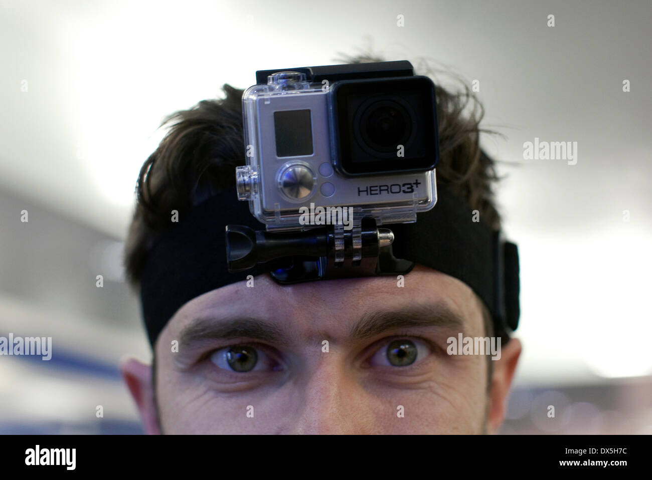 Wearable Technology Show, Olympia, Londra GoPro Hero 3 + telecamera indossabile sulla fascetta Foto Stock