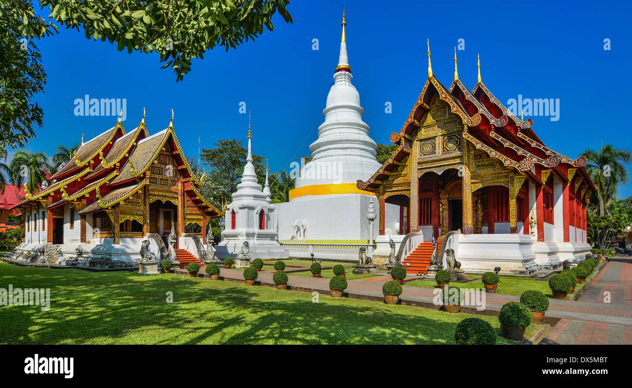 Il Wat Phra Singh è situato nella parte occidentale del centro della città vecchia di Chiang Mai, Thailandia Foto Stock