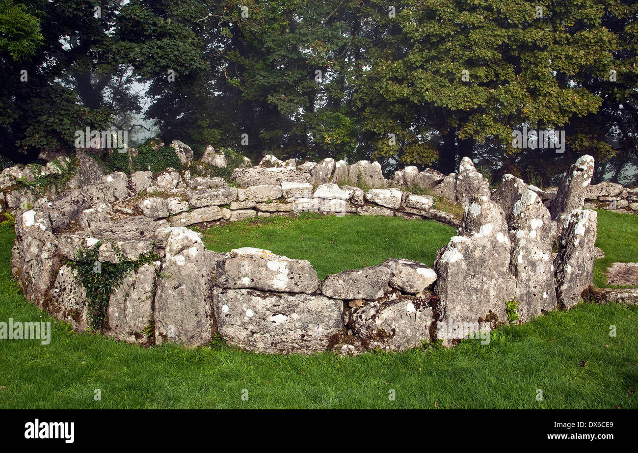 Antico borgo di Lligwy din un ben conservato esempio iv secolo D.C. Celtic-Romano insediamento in prossimità di Moelfre sull'Isola di angolo Foto Stock